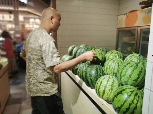 流学生外国吃瓜,一场文化碰撞的趣味之旅